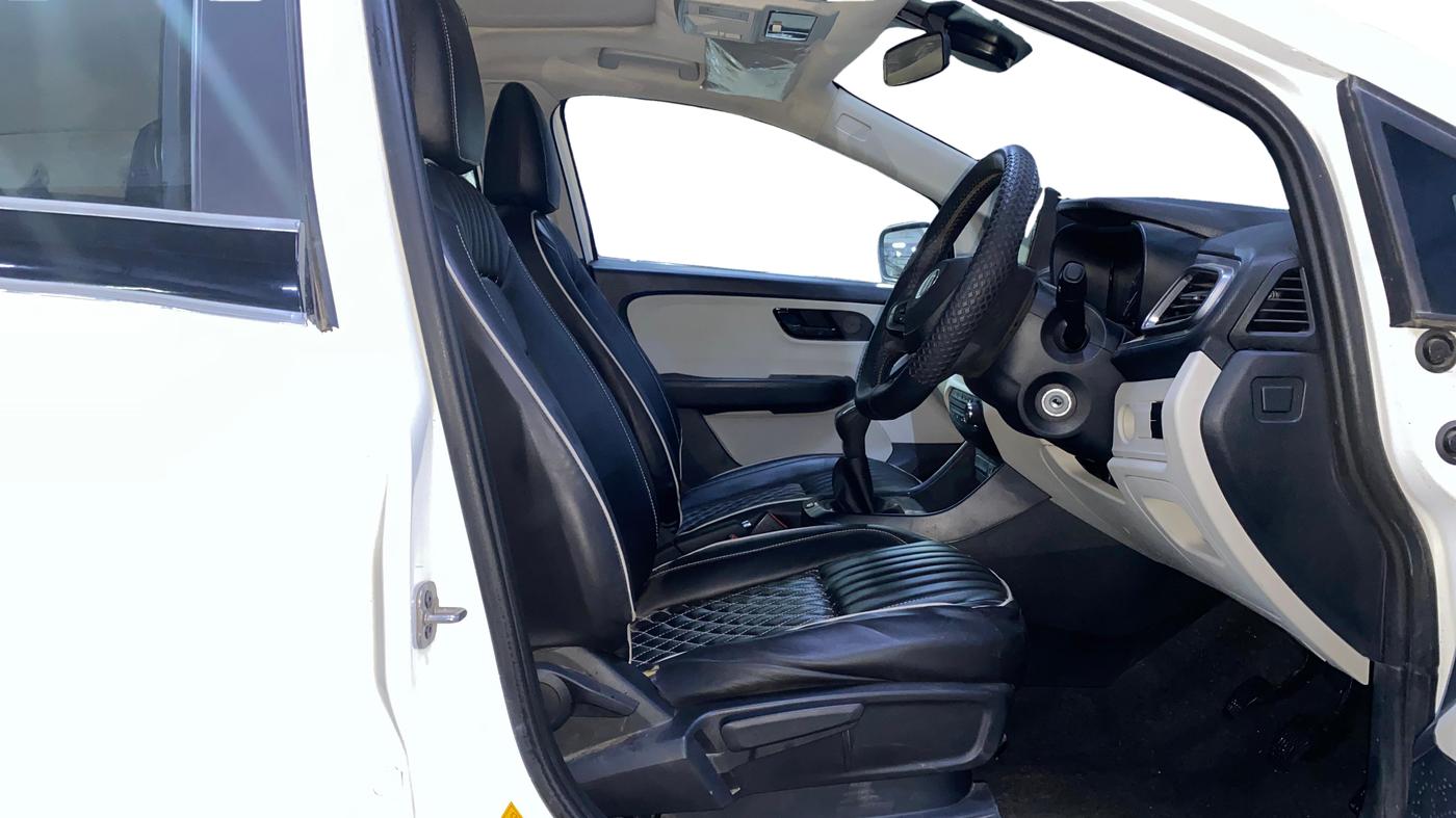 2024 Tata ALTROZ XMS PETROL, Petrol, Manual, 8,417 km, Right Side Front Door Cabin