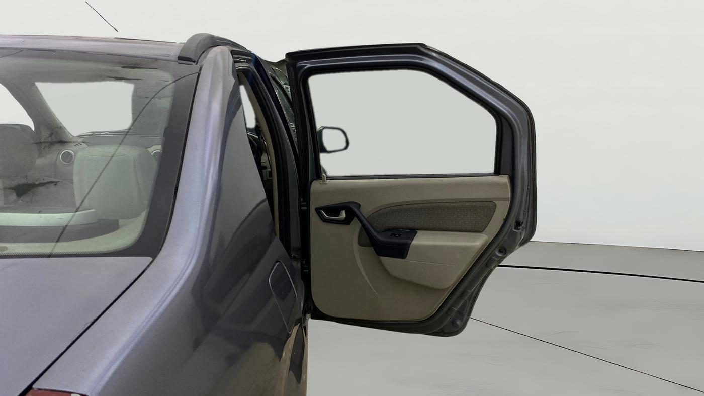 2013 Mahindra Verito 1.5 D4, Diesel, Manual, 1,27,378 km, RHS Rear Door