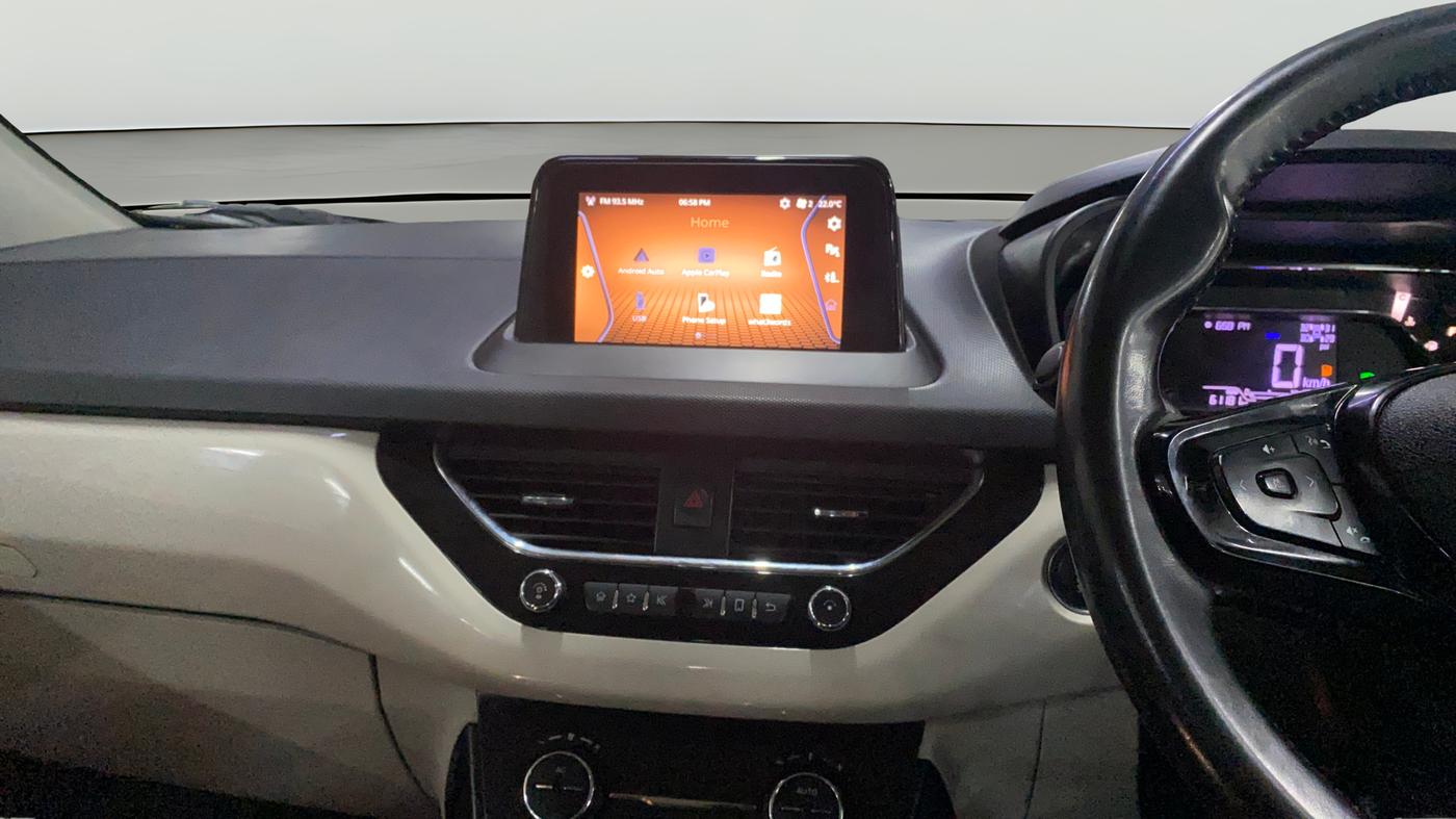 2020 Tata NEXON XZ PLUS (O) PETROL DUAL TONE, Petrol, Manual, 61,167 km, Air Conditioner