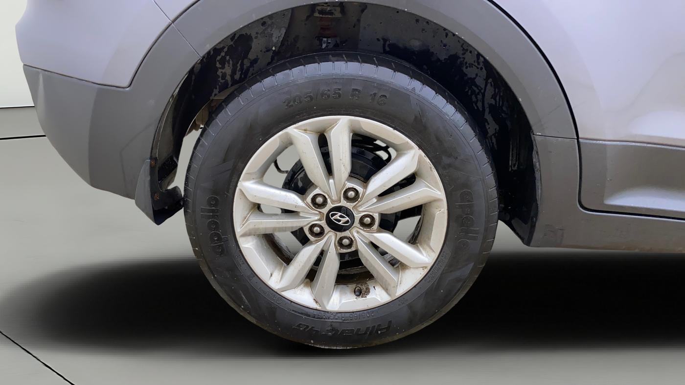 2016 Hyundai Creta SX 1.6 DIESEL, Diesel, Manual, 1,05,269 km, Right Rear Wheel