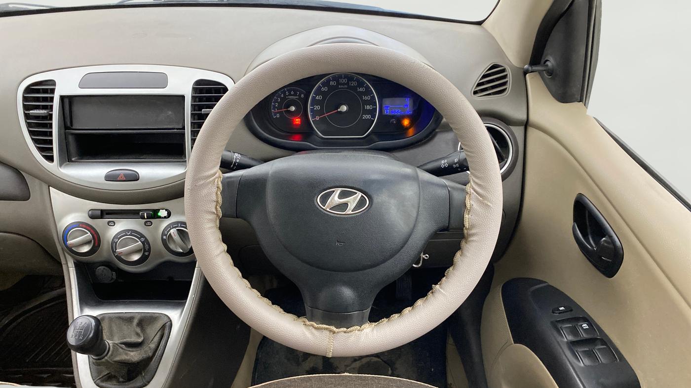 2016 Hyundai i10 MAGNA 1.1, CNG, Manual, 1,31,515 km, Steering Wheel Close Up