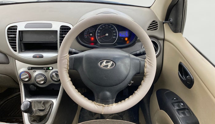 2016 Hyundai i10 MAGNA 1.1, CNG, Manual, 1,31,580 km, Steering Wheel Close Up