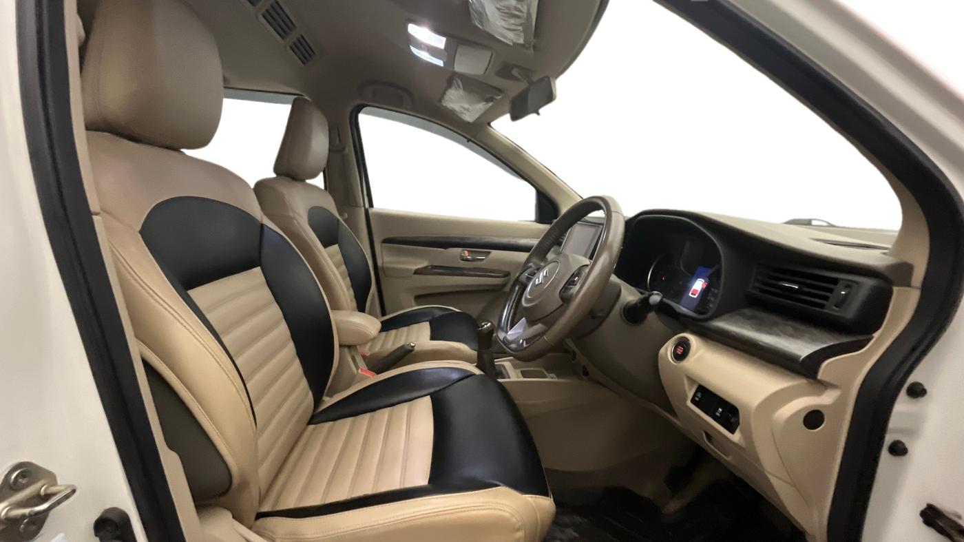 2022 Maruti Ertiga ZXI+ SHVS, Petrol, Manual, 55,720 km, Right Side Front Door Cabin