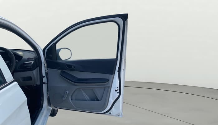 2021 Tata Tiago XE PETROL, Petrol, Manual, 1,44,020 km, RHS Front Door