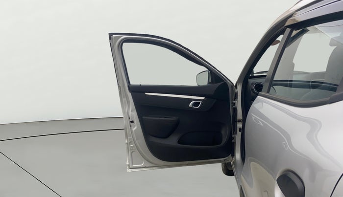 2023 Renault Kwid CLIMBER AMT 1.0, Petrol, Automatic, 22,698 km, LHS Front Door