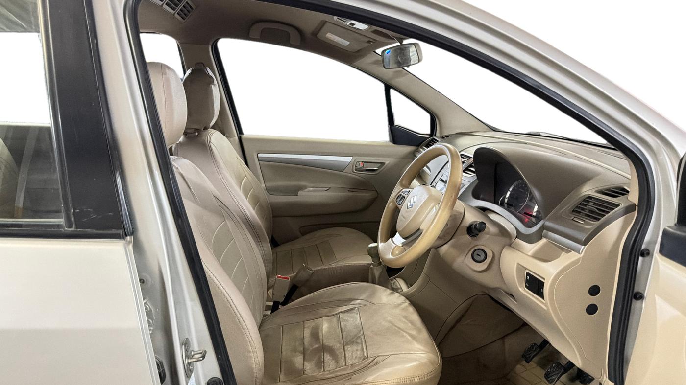 2018 Maruti Ertiga VXI, Petrol, Manual, 91,882 km, Right Side Front Door Cabin