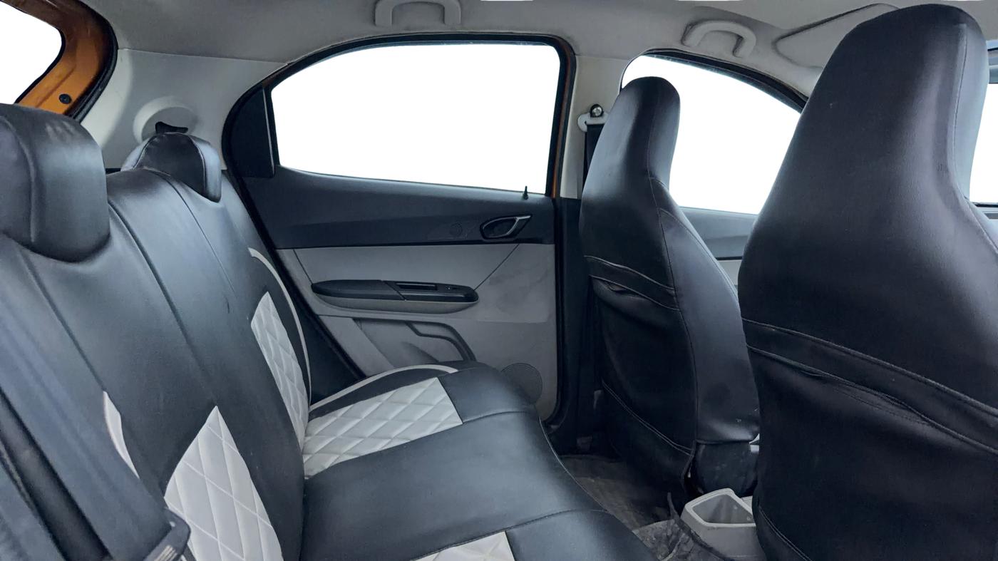 2016 Tata Tiago XT PETROL, Petrol, Manual, 58,676 km, Right Side Rear Door Cabin