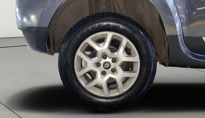 2017 Renault Duster RXE PETROL, Petrol, Manual, 27,433 km, Right Rear Wheel