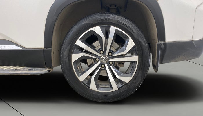 2024 MG HECTOR PLUS SHARP PRO 2.0 TURBO DIESEL 7 STR, Diesel, Manual, 25,742 km, Left Rear Wheel