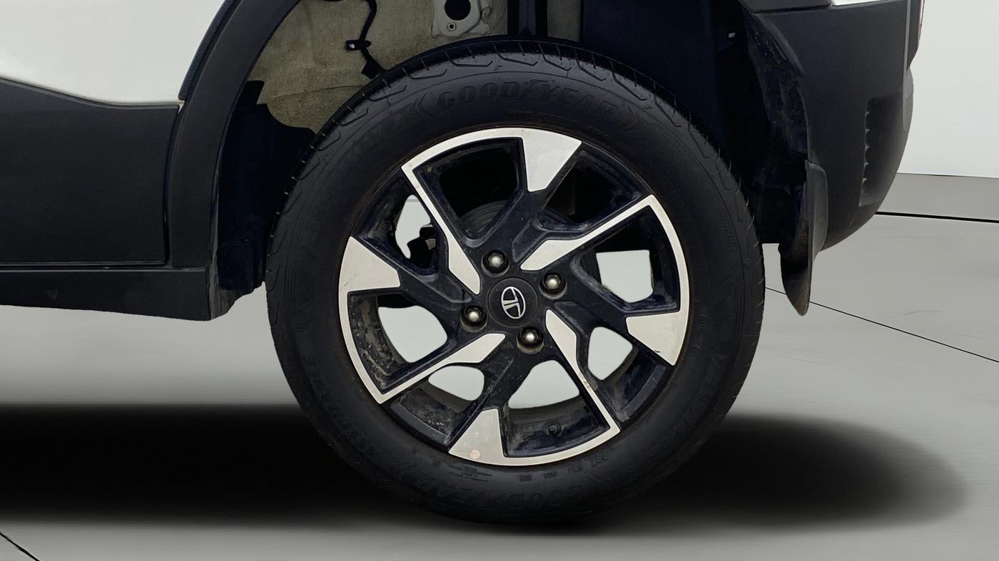 2025 Tata PUNCH Creative Plus, Petrol, Manual, 7,358 km, Left Rear Wheel