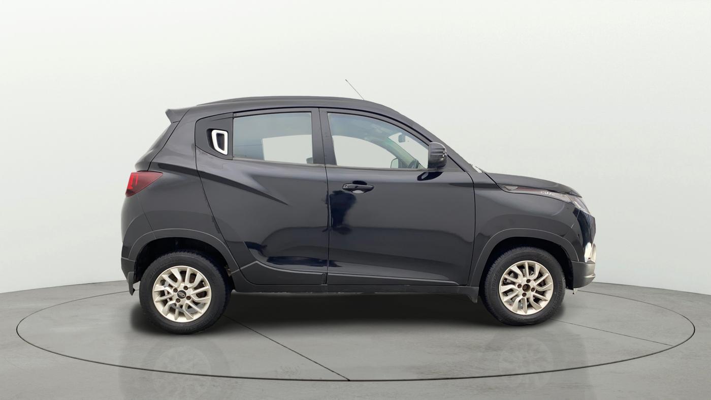 2016 Mahindra Kuv100 K8 6 STR, Petrol, Manual, 32,042 km, Right Side View
