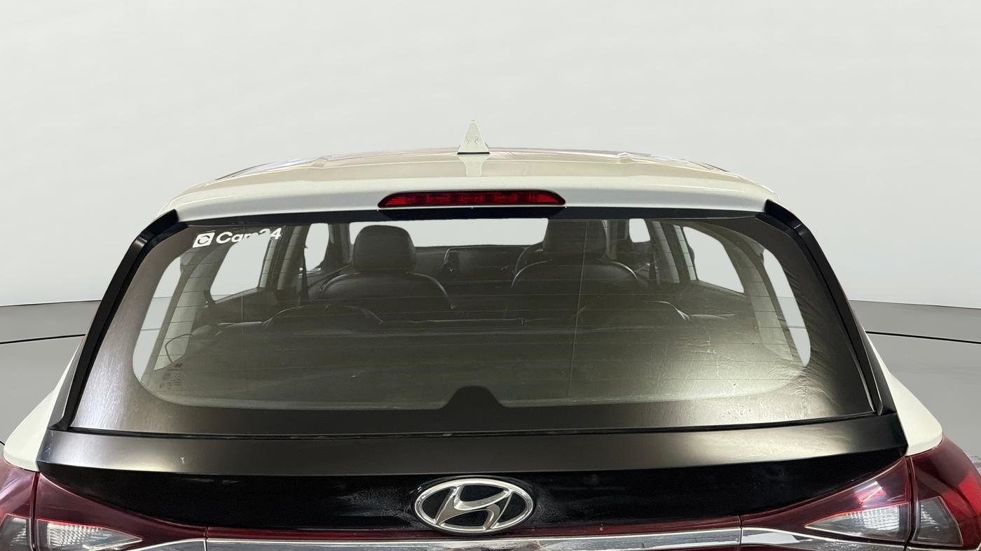2022 Hyundai NEW I20 Sportz 1.2 IVT, Petrol, Automatic, 1,21,970 km, Rear Windshield