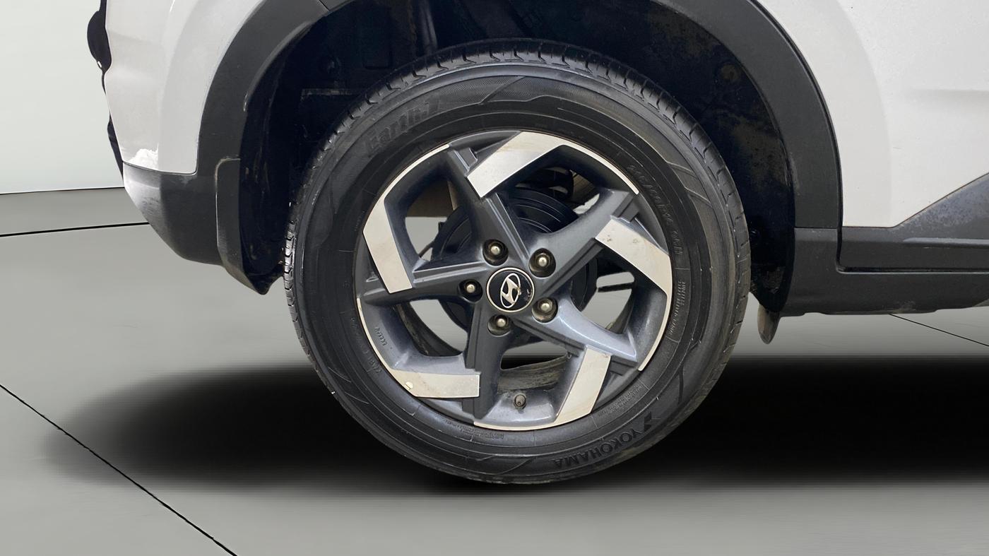 2019 Hyundai VENUE SX(O) 1.4 CRDI, Diesel, Manual, 1,18,278 km, Right Rear Wheel