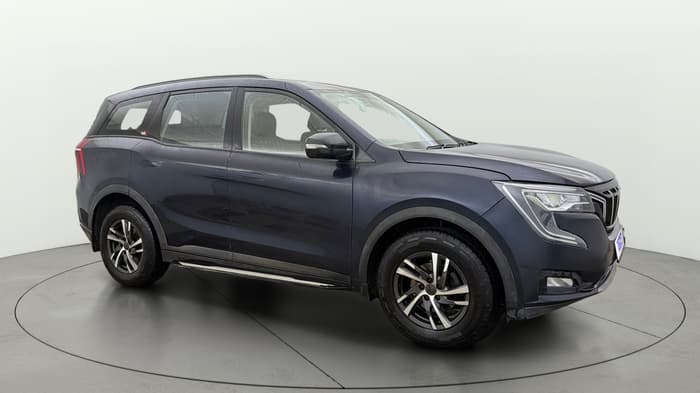 2022 Mahindra XUV700 AX 5 P MT 7 STR, Petrol, Manual, 89,398 km, Right Front Diagonal