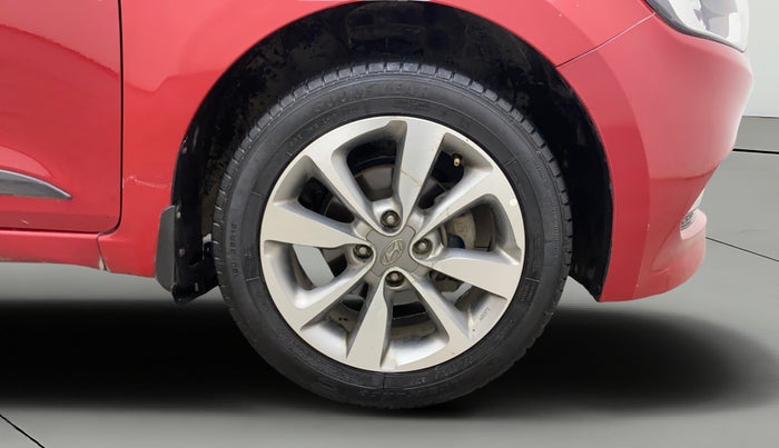 2014 Hyundai Elite i20 ASTA 1.2, Petrol, Manual, 1,09,430 km, Right Front Wheel