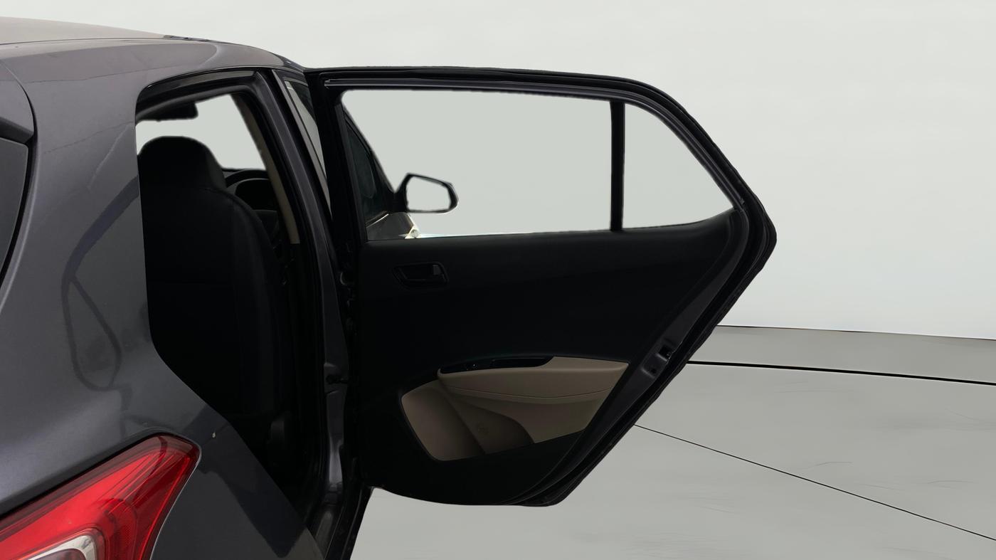 2018 Hyundai Grand i10 MAGNA AT 1.2 KAPPA VTVT, Petrol, Automatic, 29,891 km, RHS Rear Door