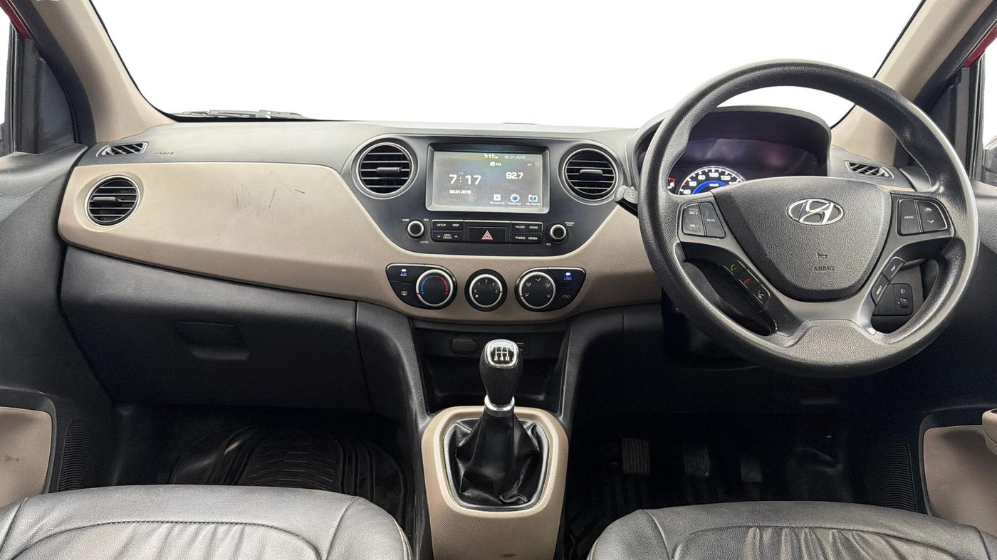 2017 Hyundai Grand i10 ASTA (O) 1.2 KAPPA VTVT, Petrol, Manual, 90,141 km, Dashboard