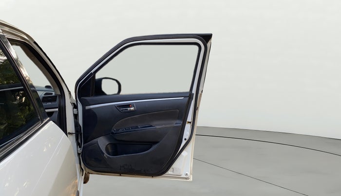 2015 Maruti Swift VXI, Petrol, Manual, 47,998 km, RHS Front Door