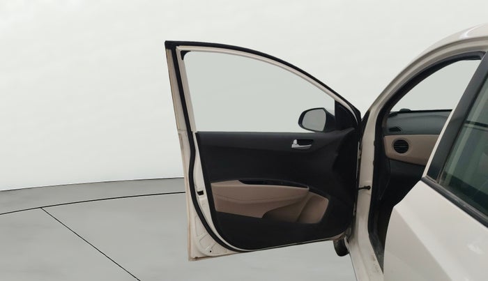 2014 Hyundai Xcent SX 1.2 (O), Petrol, Manual, 1,08,074 km, LHS Front Door