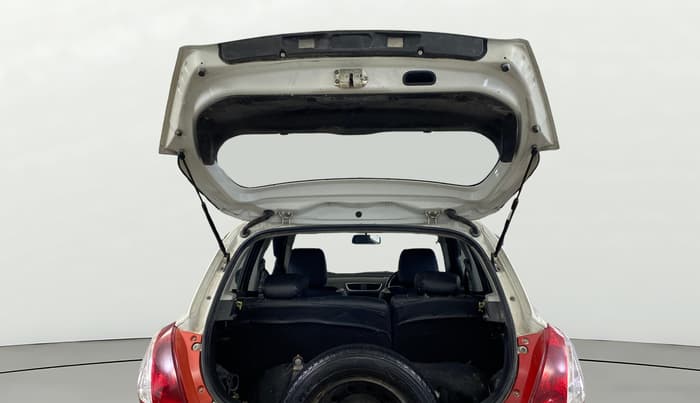 2016 Maruti Swift LXI (O), CNG, Manual, 66,959 km, Boot Door Open