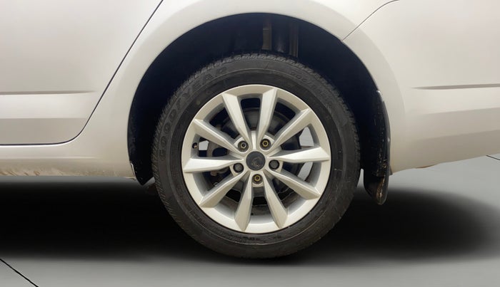 2015 Skoda Octavia ELEGANCE 1.8 TSI AT, Petrol, Automatic, 67,632 km, Left Rear Wheel