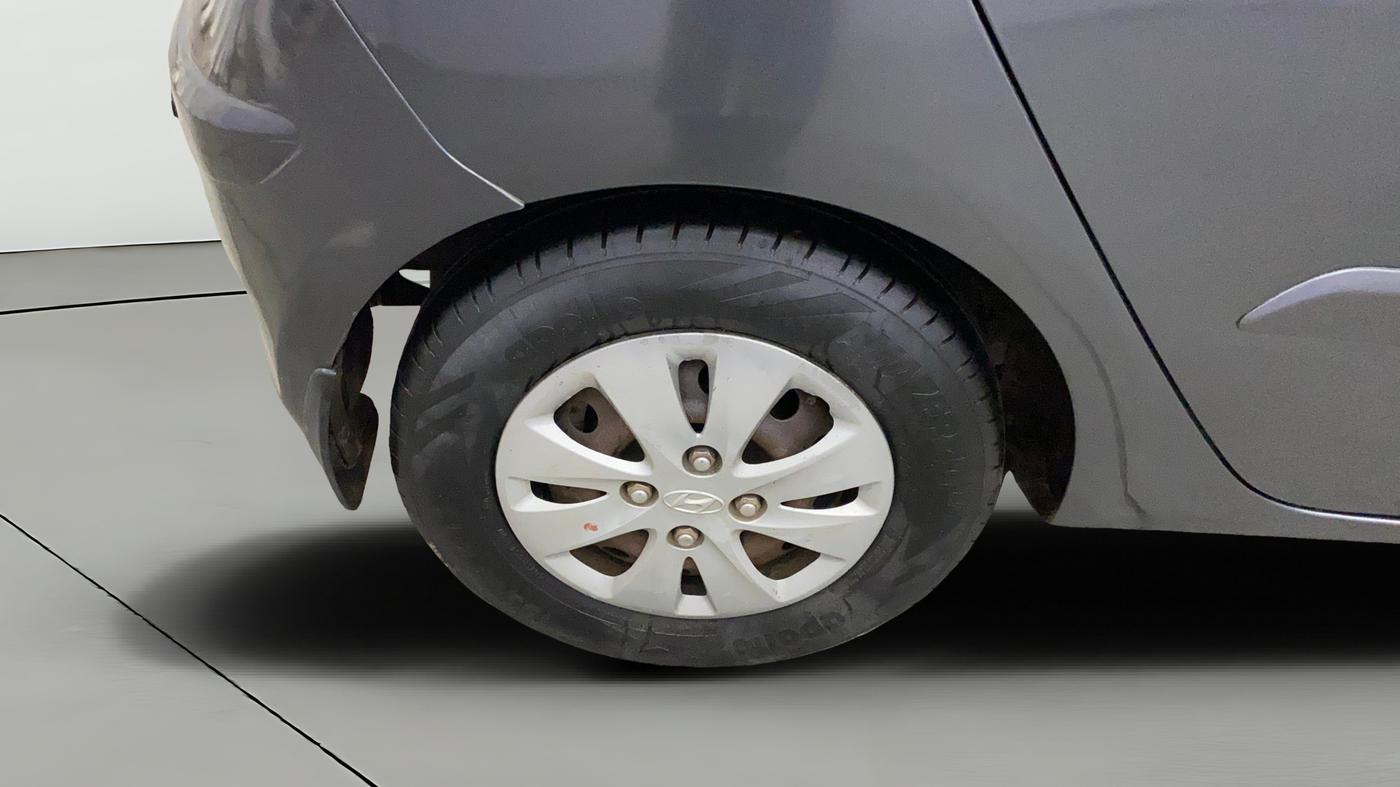 2013 Hyundai i10 SPORTZ 1.2, Petrol, Manual, 70,789 km, Right Rear Wheel