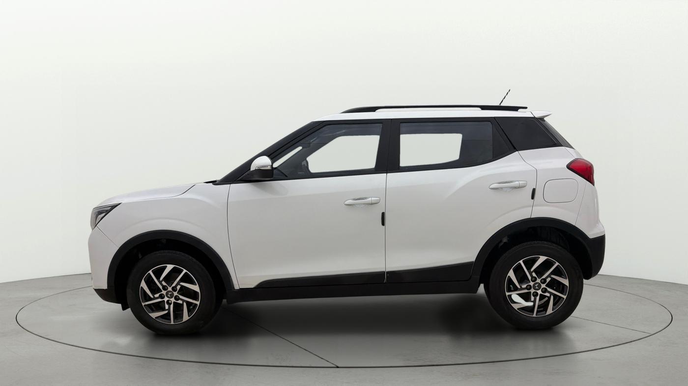 2024 Mahindra XUV300 W8 (O) 1.5 DIESEL, Diesel, Manual, 23,542 km, Left Side