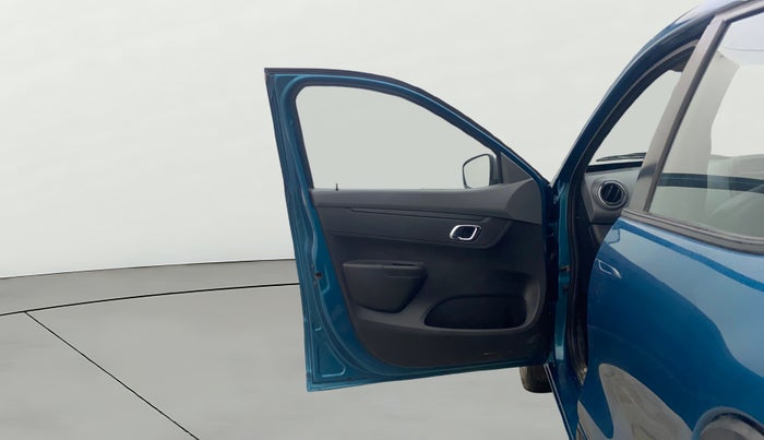 2020 Renault Kwid RXT 1.0 AMT (O), Petrol, Automatic, 35,456 km, LHS Front Door