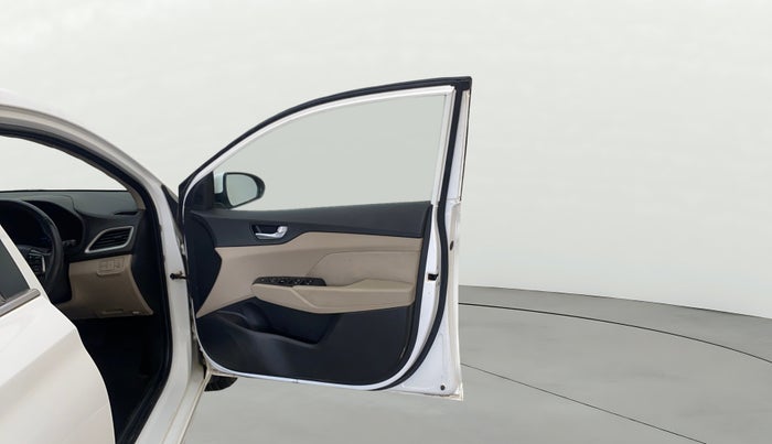 2018 Hyundai Verna 1.6 VTVT SX + AT, Petrol, Automatic, 88,284 km, RHS Front Door