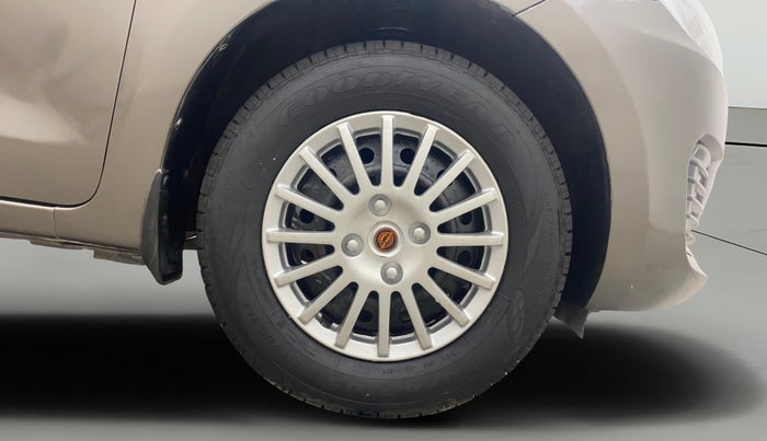 2018 Maruti Swift VXI, Petrol, Manual, 1,19,894 km, Right Front Wheel