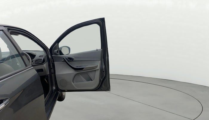2022 Tata TIGOR XZ CNG, CNG, Manual, 51,500 km, RHS Front Door