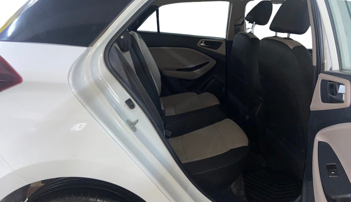 2016 Hyundai Elite i20 ASTA 1.4 CRDI (O), Diesel, Manual, 76,146 km, Right Side Rear Door Cabin