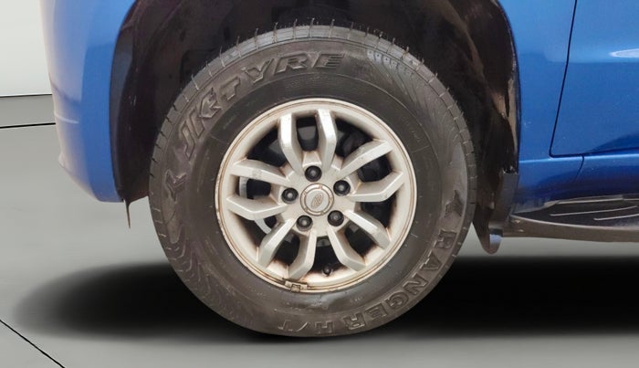2016 Mahindra TUV300 T8, Diesel, Manual, 66,861 km, Left Front Wheel