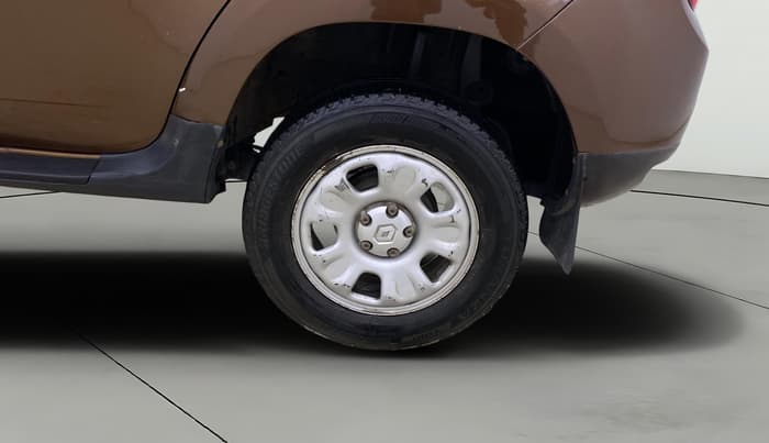 2015 Renault Duster 85 PS RXL DIESEL, Diesel, Manual, 1,17,548 km, Left Rear Wheel