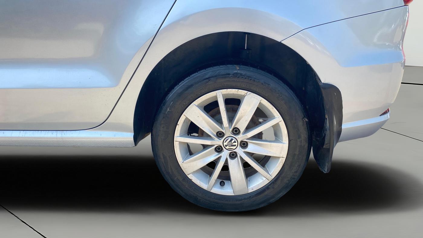 2017 Volkswagen Ameo HIGHLINE PLUS 1.5L AT 16 ALLOY, Diesel, Automatic, 1,06,109 km, Left Rear Wheel