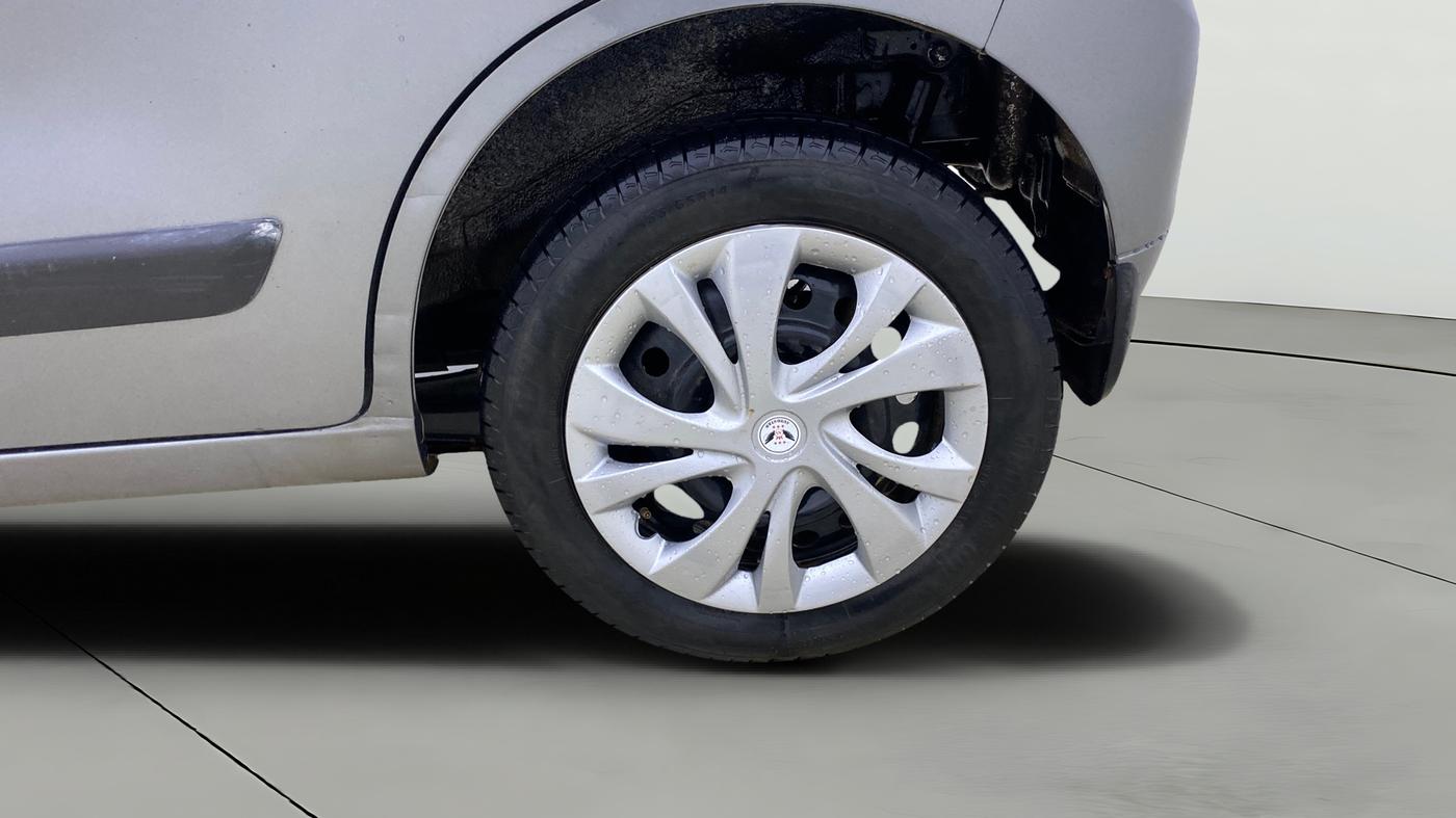 2016 Maruti Wagon R 1.0 VXI AMT, Petrol, Automatic, 52,915 km, Left Rear Wheel