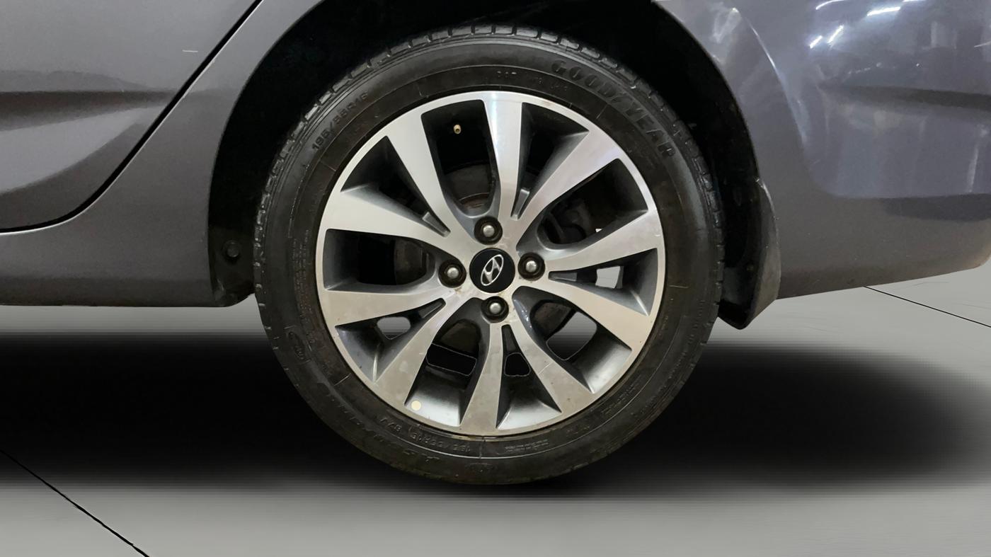 2013 Hyundai Verna FLUIDIC 1.6 VTVT SX, Petrol, Manual, 77,894 km, Left Rear Wheel