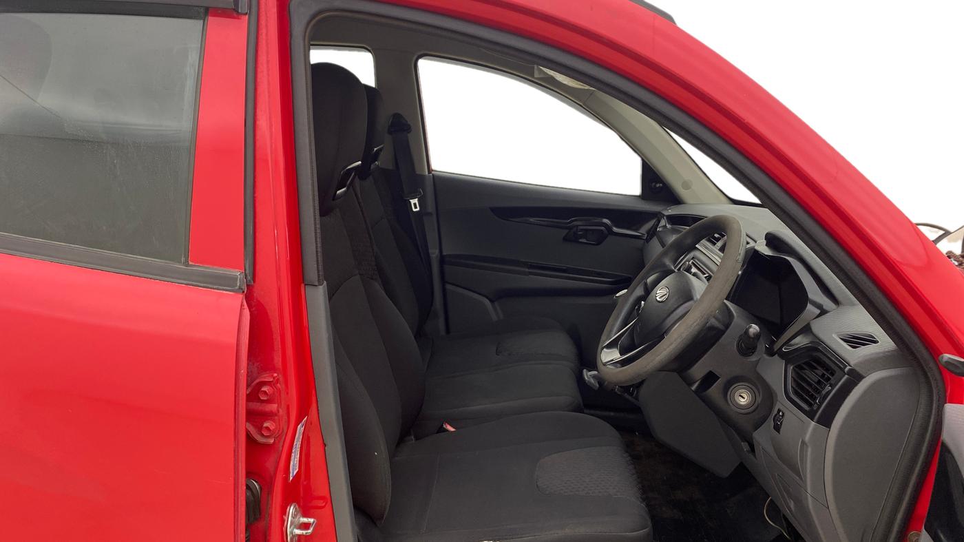 2018 Mahindra KUV 100 NXT K4+ P 6 STR, Petrol, Manual, 27,991 km, Right Side Front Door Cabin