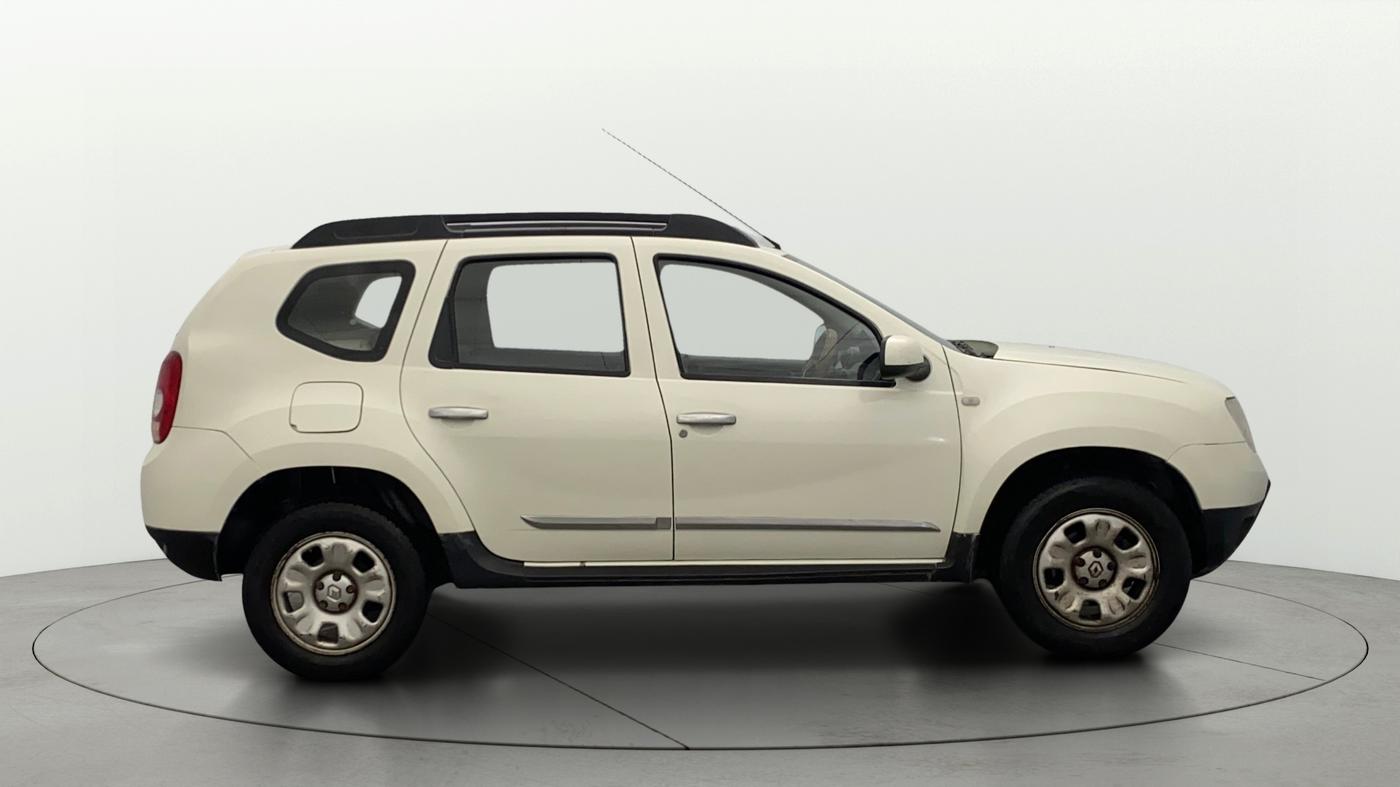 2015 Renault Duster 85 PS RXL DIESEL, Diesel, Manual, 75,000 km, Right Side View