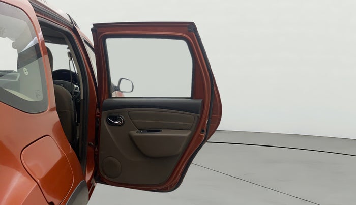 2017 Renault Duster 110 PS RXZ 4X2 AMT DIESEL, Diesel, Automatic, 1,41,803 km, RHS Rear Door