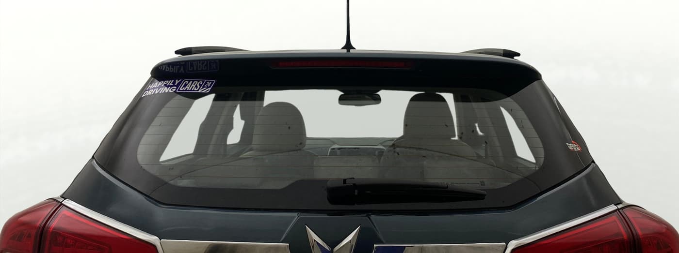 2022 Mahindra XUV300 W8 (O) 1.2 PETROL AMT, Petrol, Automatic, 1,19,785 km, Rear Windshield