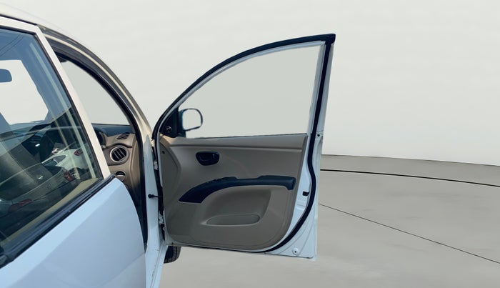 2013 Hyundai i10 MAGNA 1.1, CNG, Manual, 74,640 km, RHS Front Door