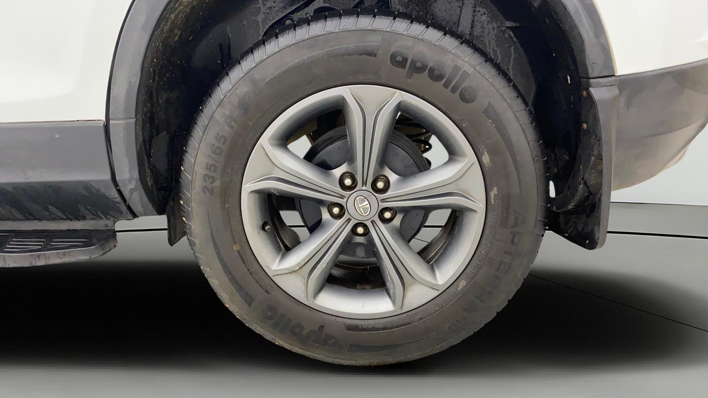 2020 Tata Harrier XZA 2.0L, Diesel, Automatic, 60,444 km, Left Rear Wheel