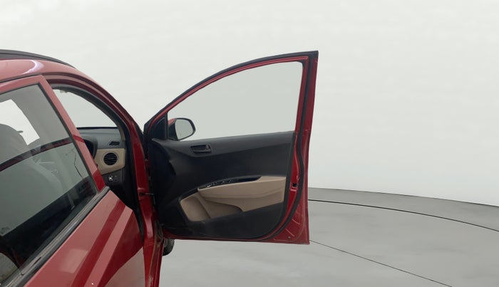 2019 Hyundai Grand i10 MAGNA 1.2 KAPPA VTVT, CNG, Manual, 45,781 km, RHS Front Door