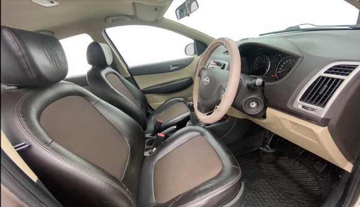 2013 Hyundai i20 MAGNA 1.2, Petrol, Manual, 38,799 km, Right Side Front Door Cabin