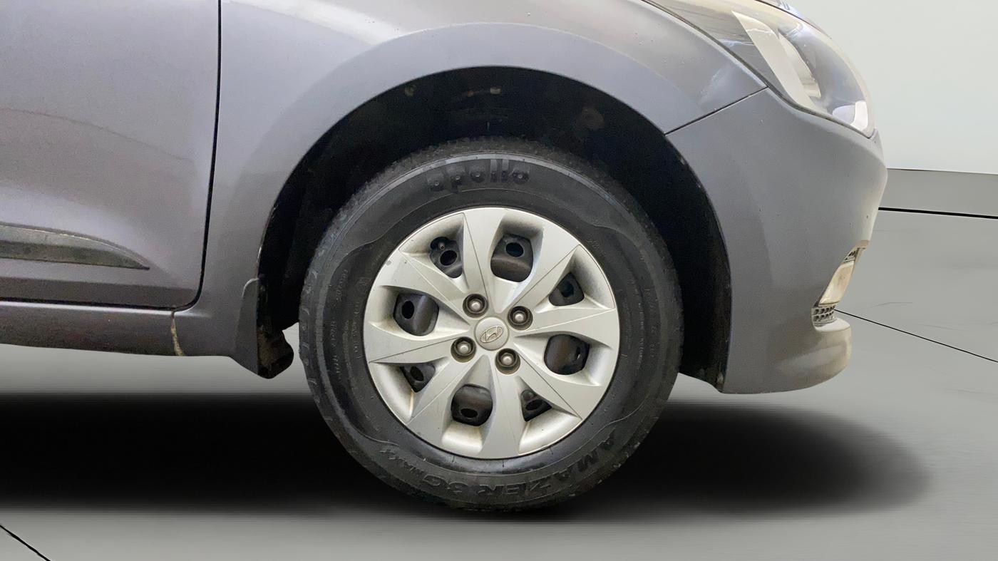2015 Hyundai Elite i20 SPORTZ 1.2, Petrol, Manual, 31,894 km, Right Front Wheel
