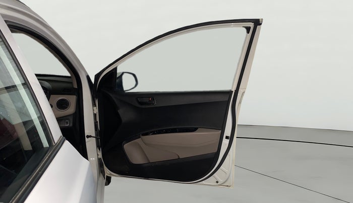 2018 Hyundai Grand i10 MAGNA 1.2 KAPPA VTVT, CNG, Manual, 51,511 km, RHS Front Door