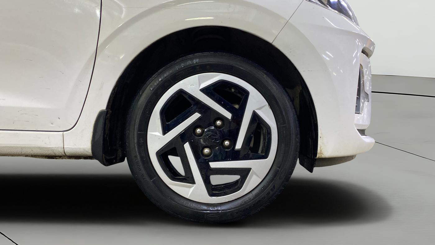 2024 Hyundai GRAND I10 NIOS SPORTZ AMT 1.2 KAPPA VTVT, Petrol, Automatic, 33,844 km, Right Front Wheel