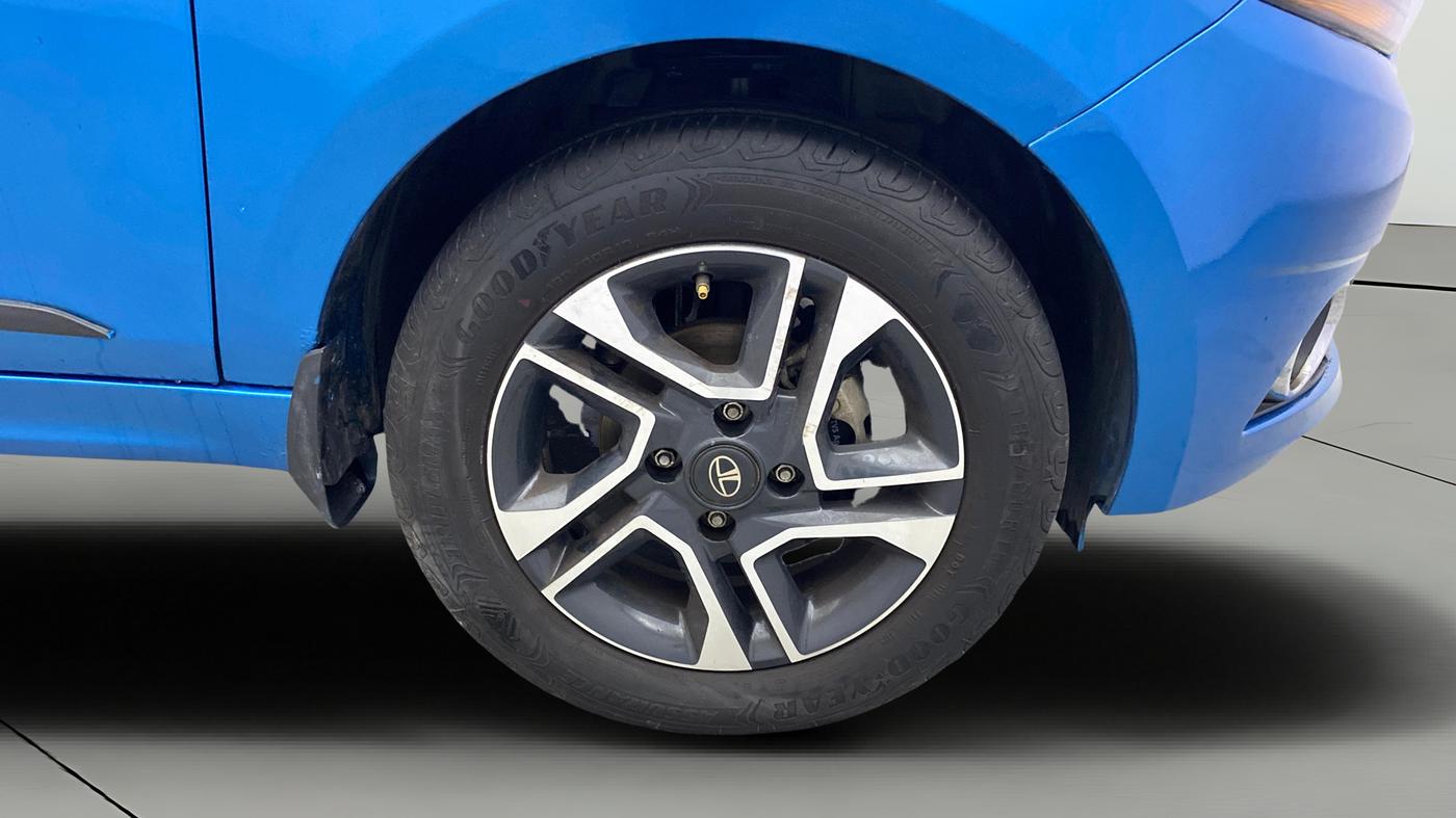 2019 Tata Tiago XZ PLUS PETROL, Petrol, Manual, 1,29,376 km, Right Front Wheel