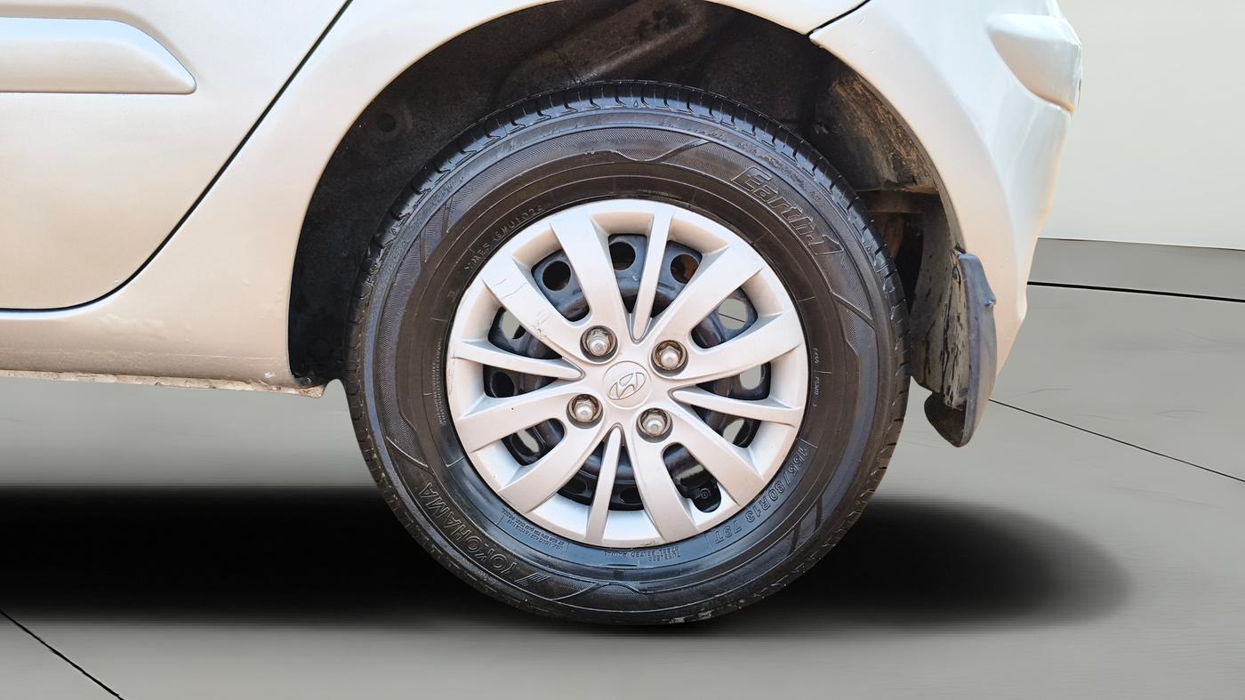 2013 Hyundai i10 SPORTZ 1.2 AT, Petrol, Automatic, 70,543 km, Left Rear Wheel